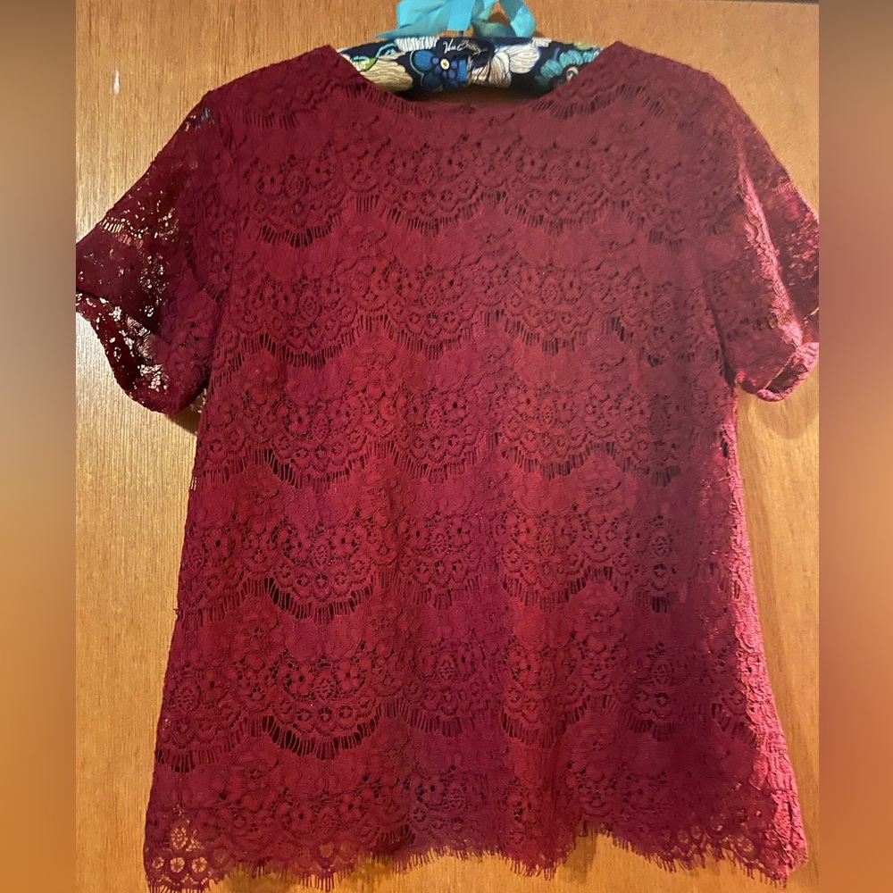 Lace Blouse size large 🥀